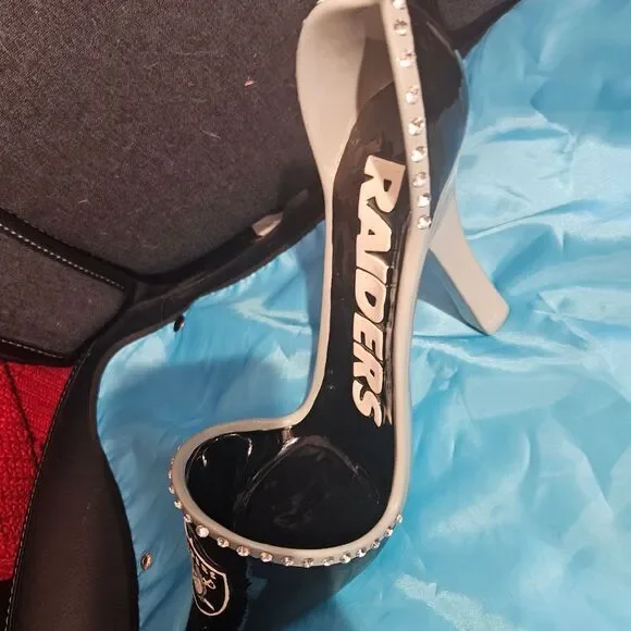 NFL RAIDERS‎ - Wine Bottle Holder Porcelain High Heel - Picture 3 of 5